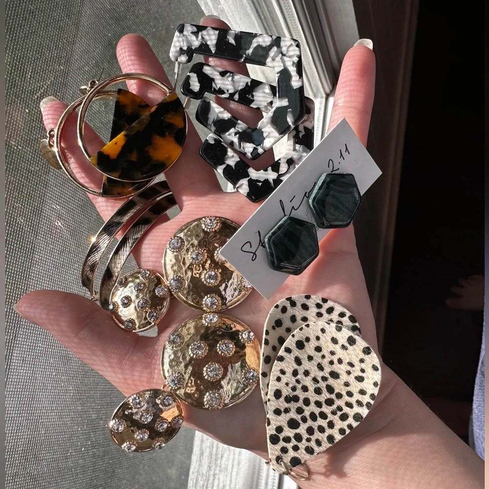Assorted Earrings - Picture 2 of 6